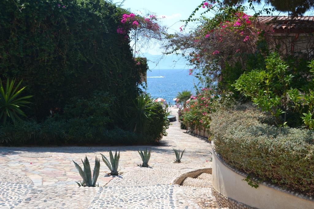 Vila 15 Bougainville Sarandë Eksteriør bilde