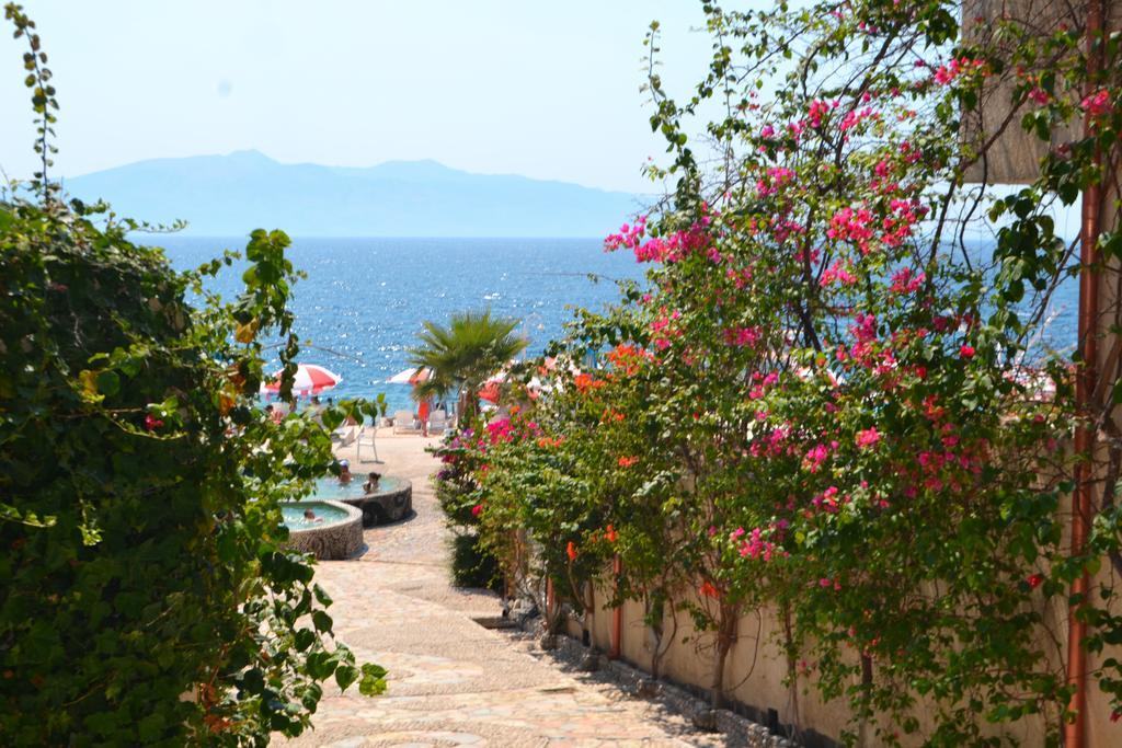 Vila 15 Bougainville Sarandë Eksteriør bilde